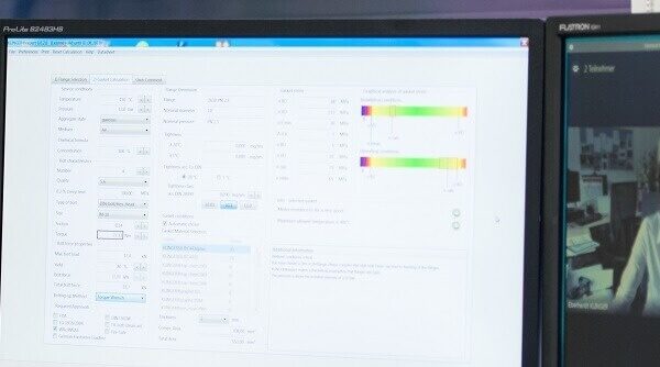 klinger united kingdom employee viewing software on a teams call about the use of klinger compensil when showcasing klinger expert